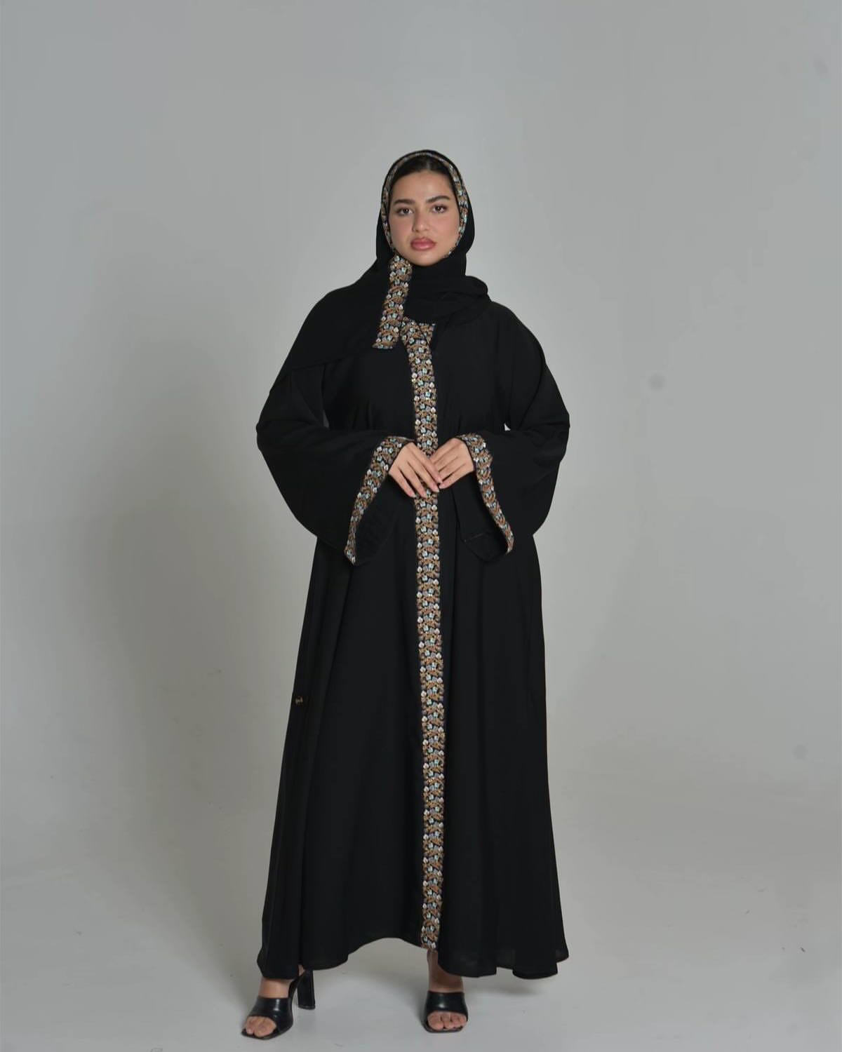⁦عباية مطللق⁩ - الصورة ⁦1⁩